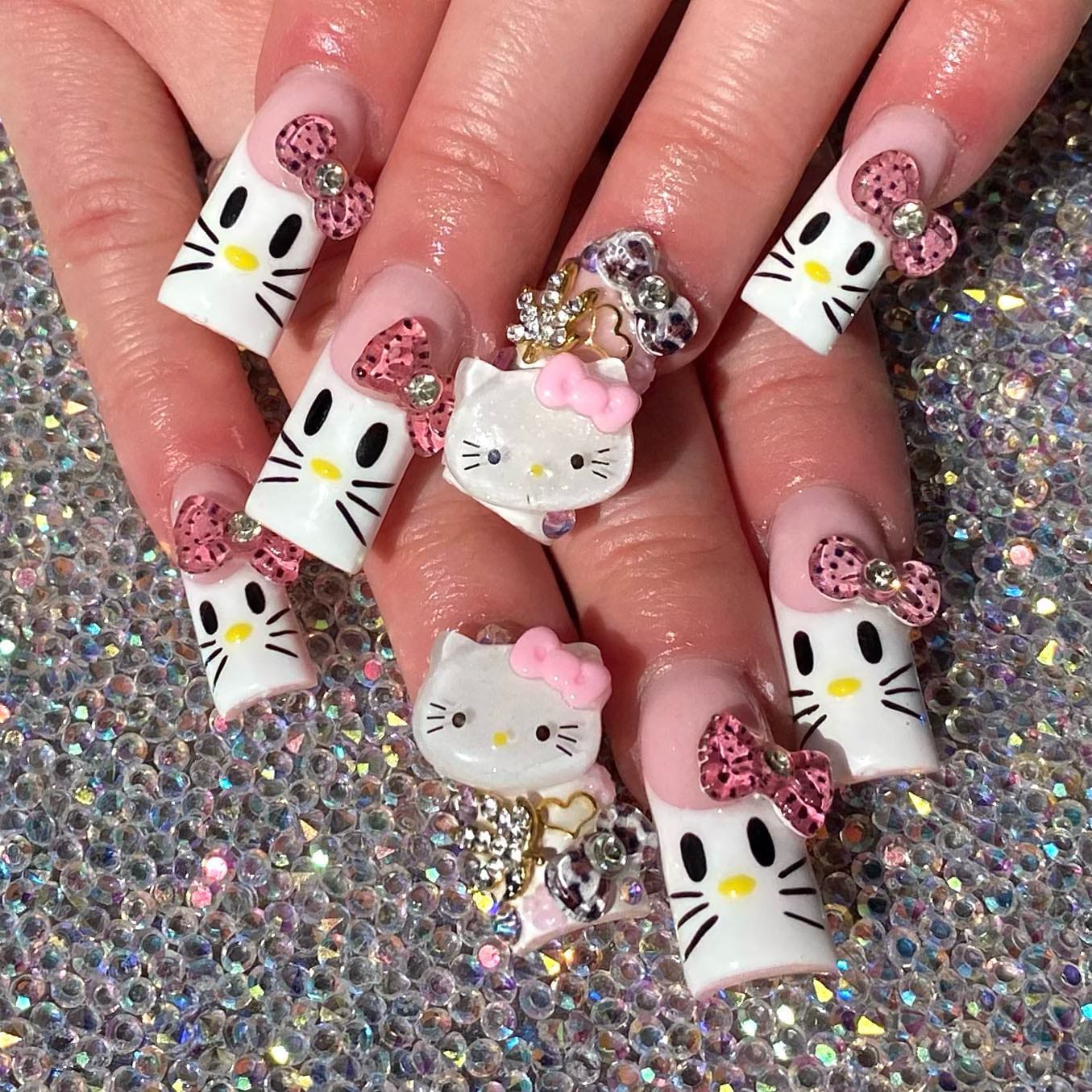 press on nails
